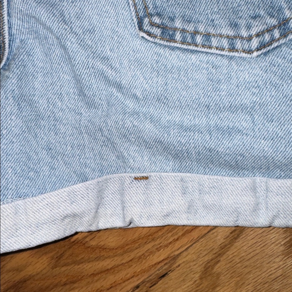 Vintage Levi’s 910 size 7 Regular Fit Jean Shorts Light Wash 37954 - Picture 6 of 6